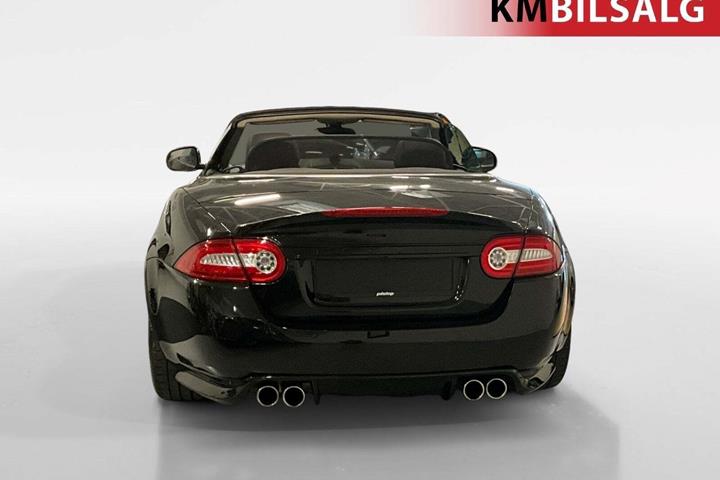Sort Jaguar XKR fra 2011