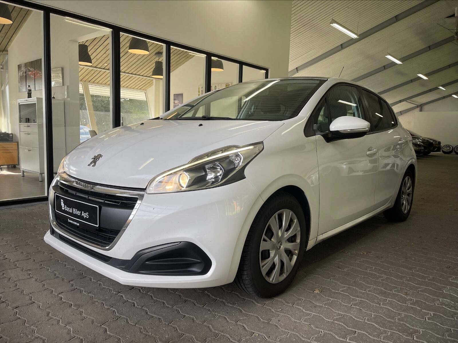 Peugeot 208 1,6 BlueHDi 100 More Sky