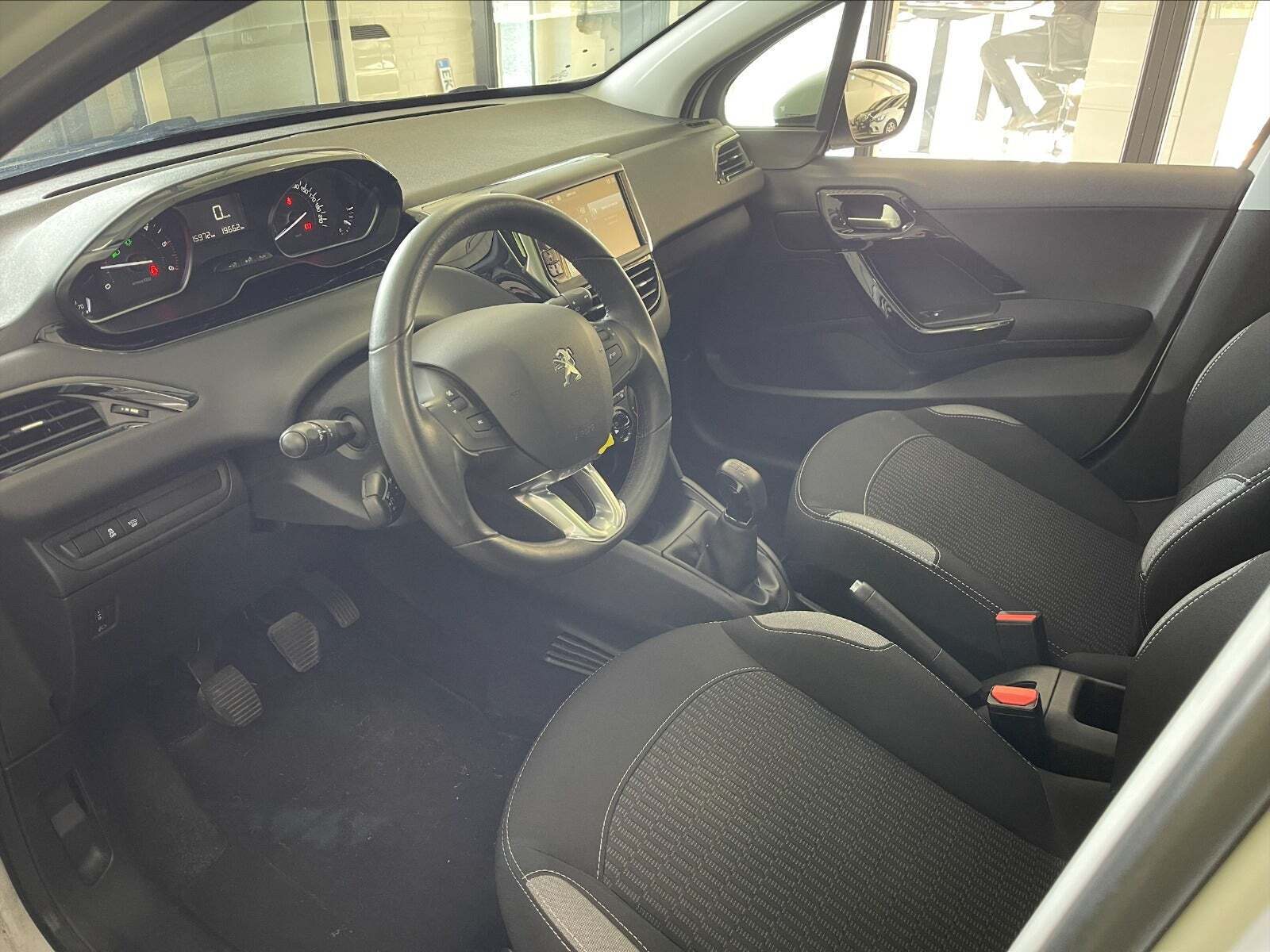 Peugeot 208 1,6 BlueHDi 100 More Sky