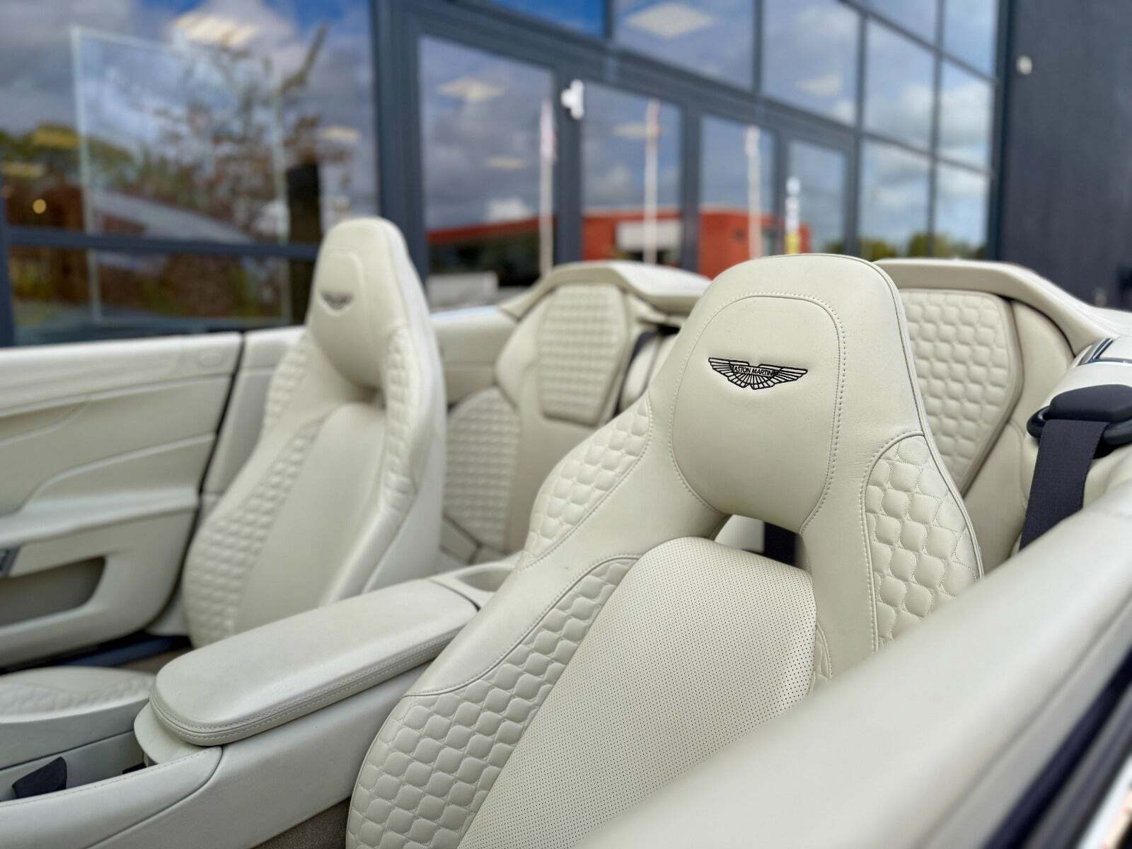 Sort Aston Martin Vanquish fra 2014