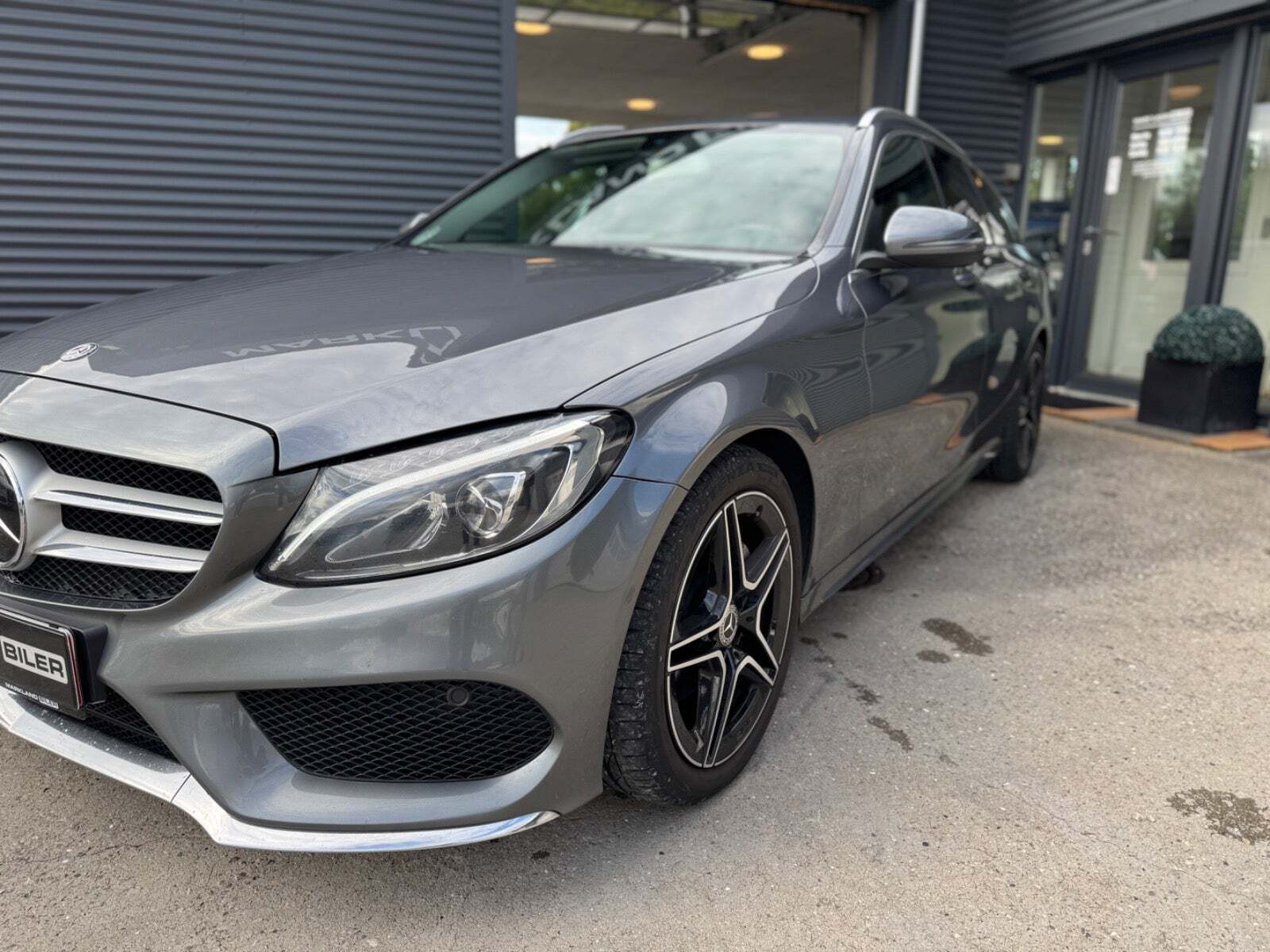 Grå Mercedes C220 d fra 2018
