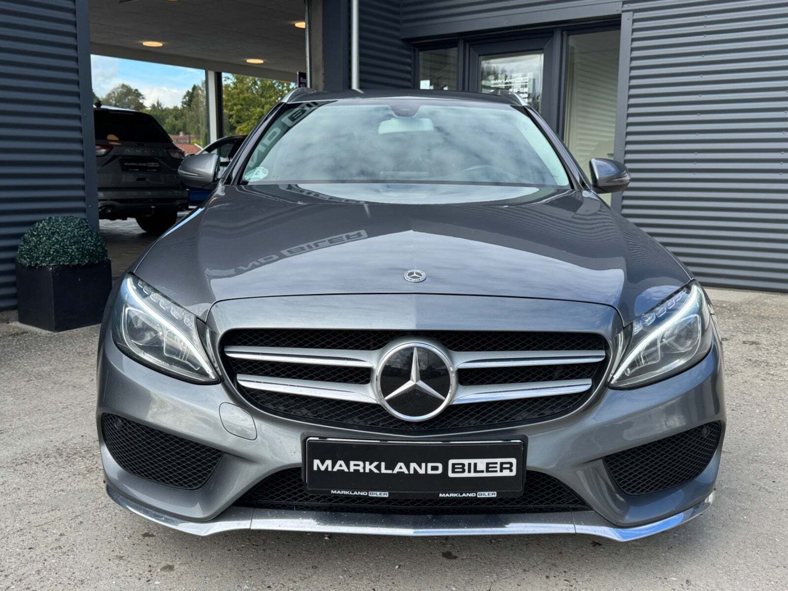 Grå Mercedes C220 d fra 2018