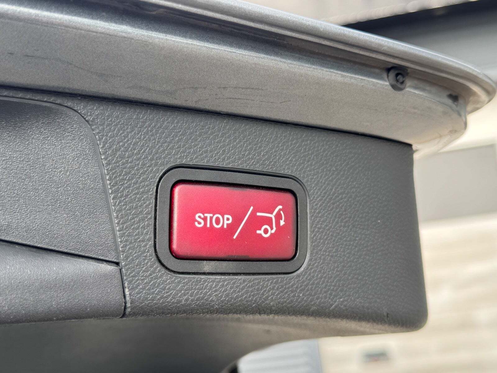 Grå Mercedes C220 d fra 2018