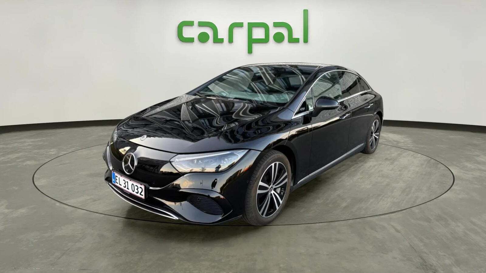 Sort Mercedes EQE350+ fra 2023