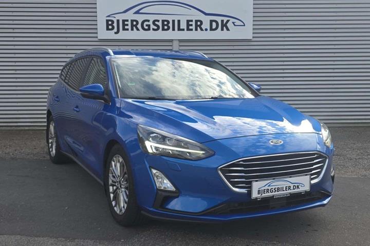 Blå Ford Focus fra 2020 set udefra