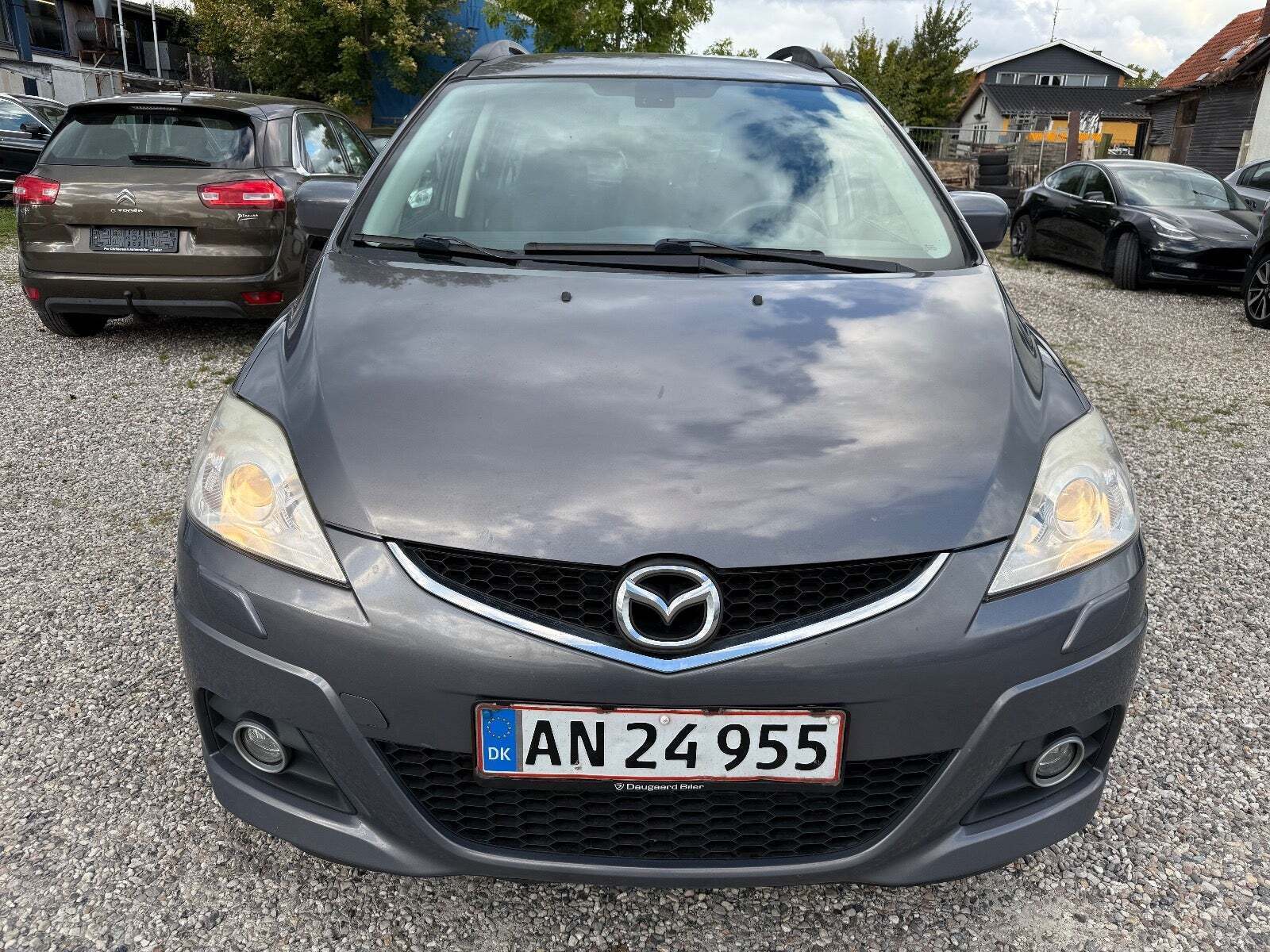 Grå Mazda 5 fra 2010