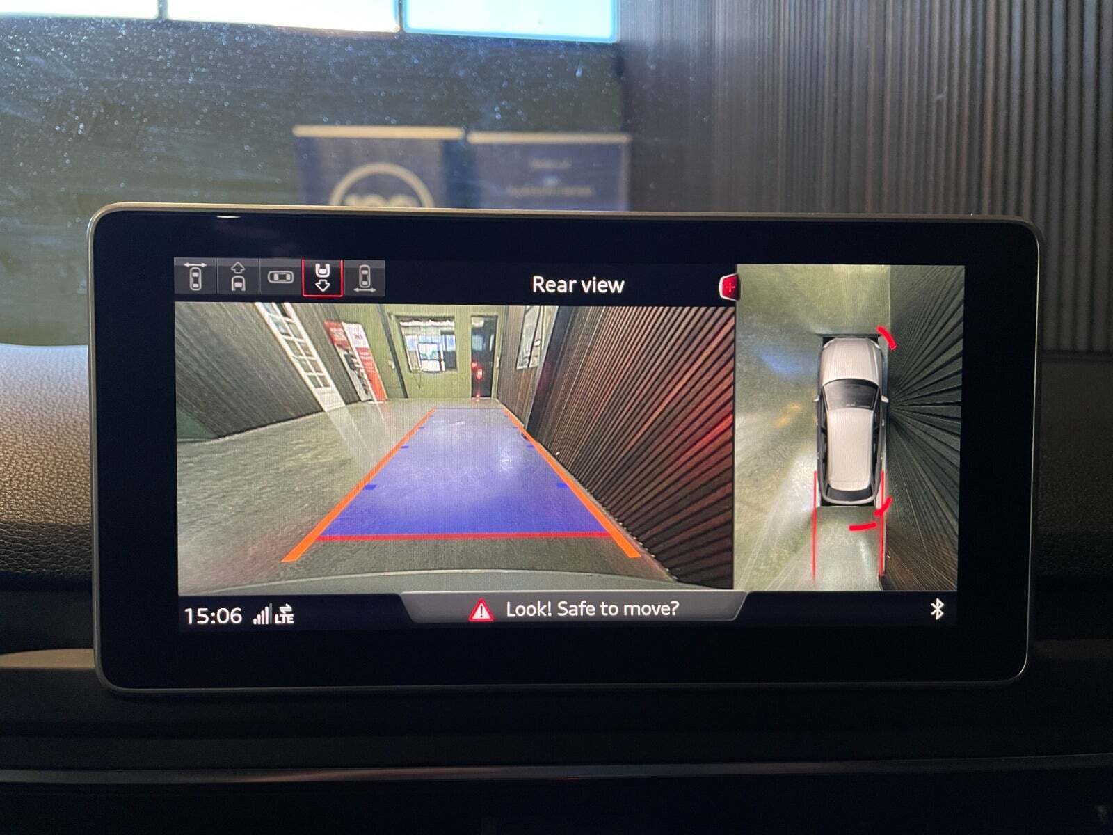 Grå Audi A4 fra 2017