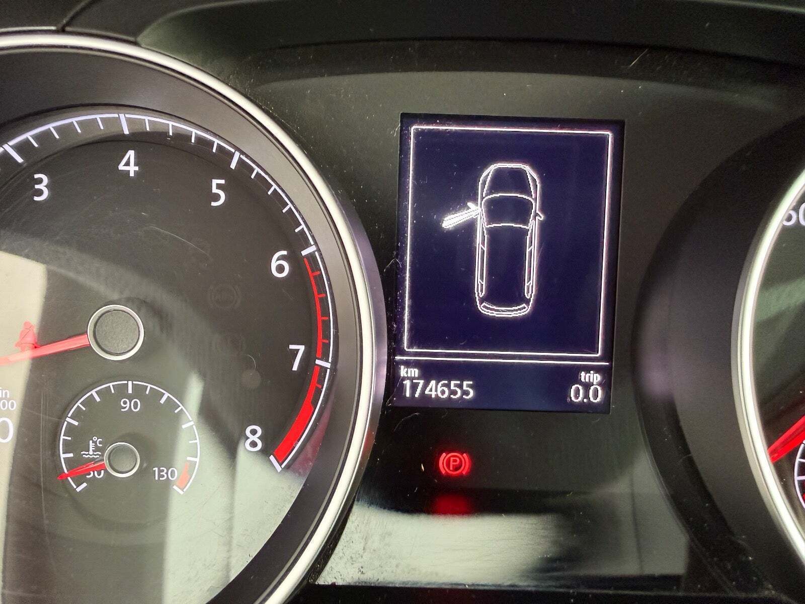 Grå VW Golf VII fra 2017