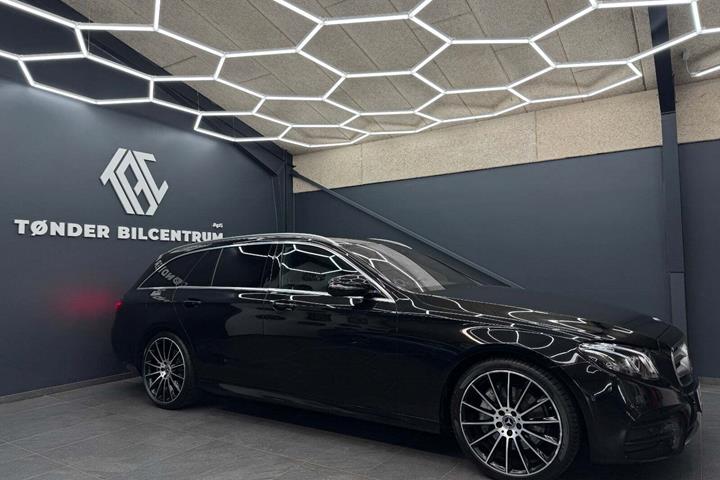 Sort Mercedes E350 d fra 2017