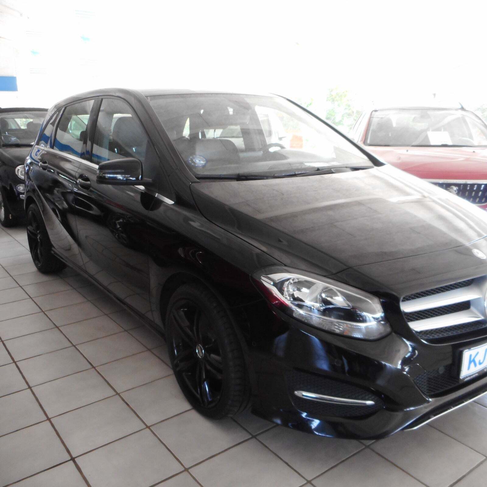 undefined Mercedes B200 d fra 2016 set udefra