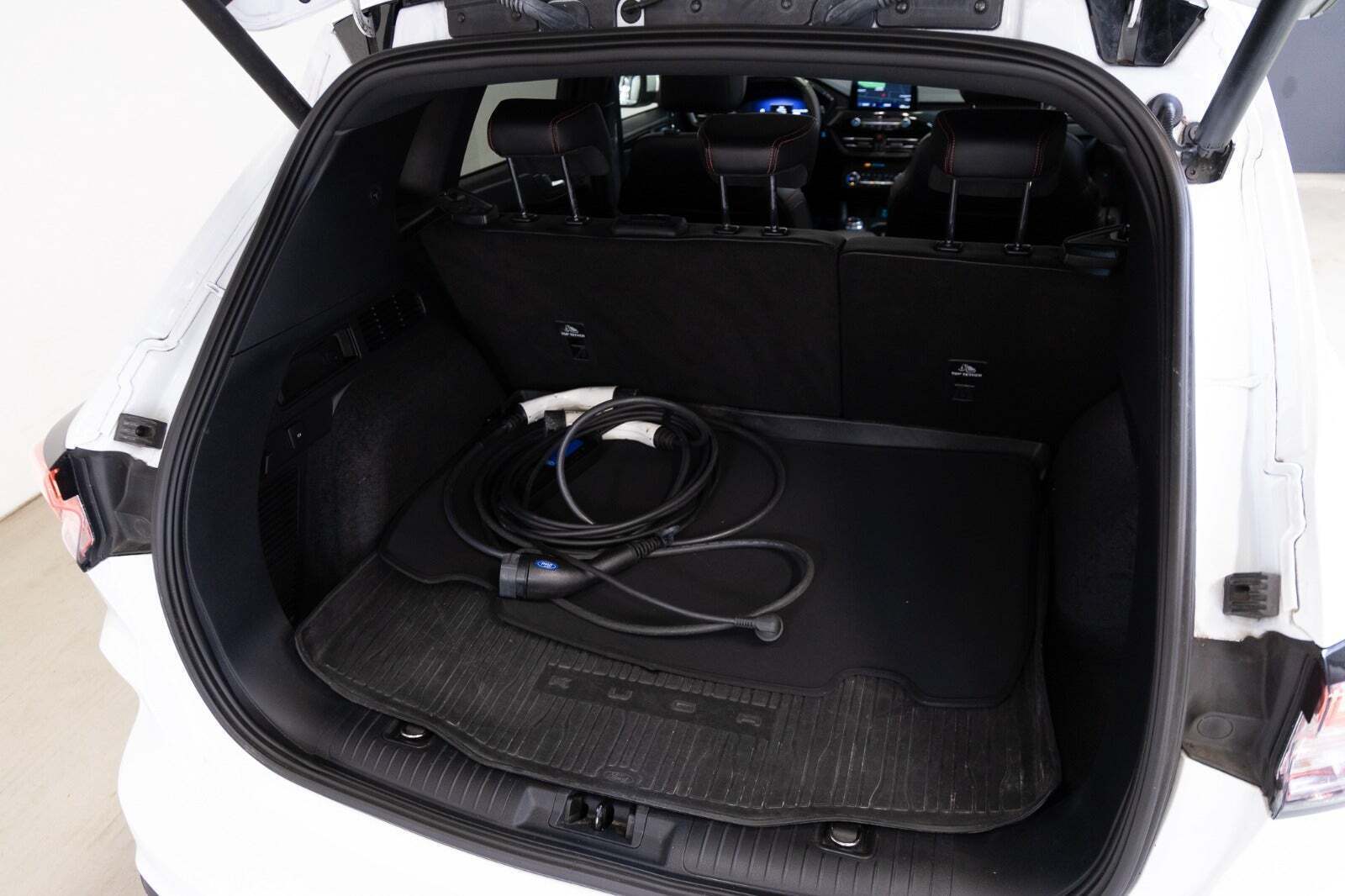 Ford Kuga 2,5 PHEV ST-Line X CVT