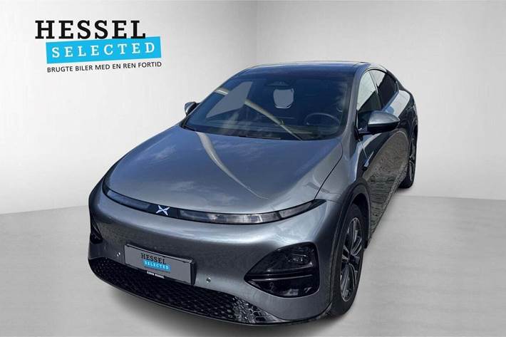 Grå Xpeng G6 fra 2024 set udefra