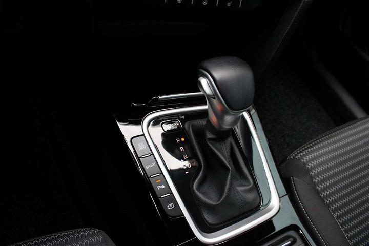 Rød Kia Ceed fra 2023