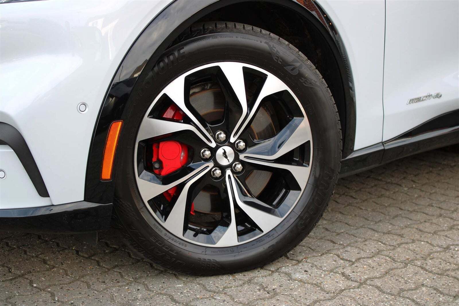 Ford Mustang Mach-E 75 Premium Standard Range AWD