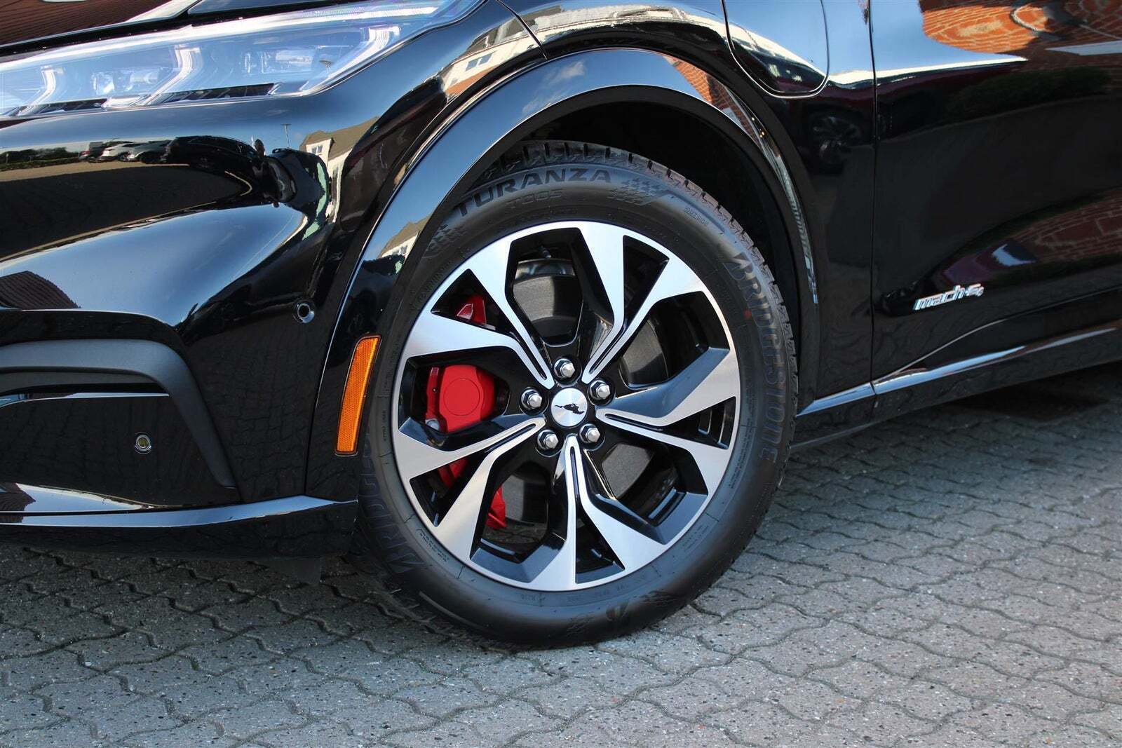 Ford Mustang Mach-E 75 Premium Standard Range AWD