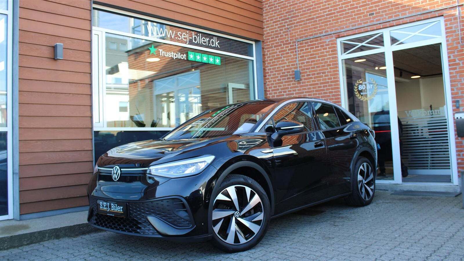 Sort VW ID.5 fra 2023 set udefra