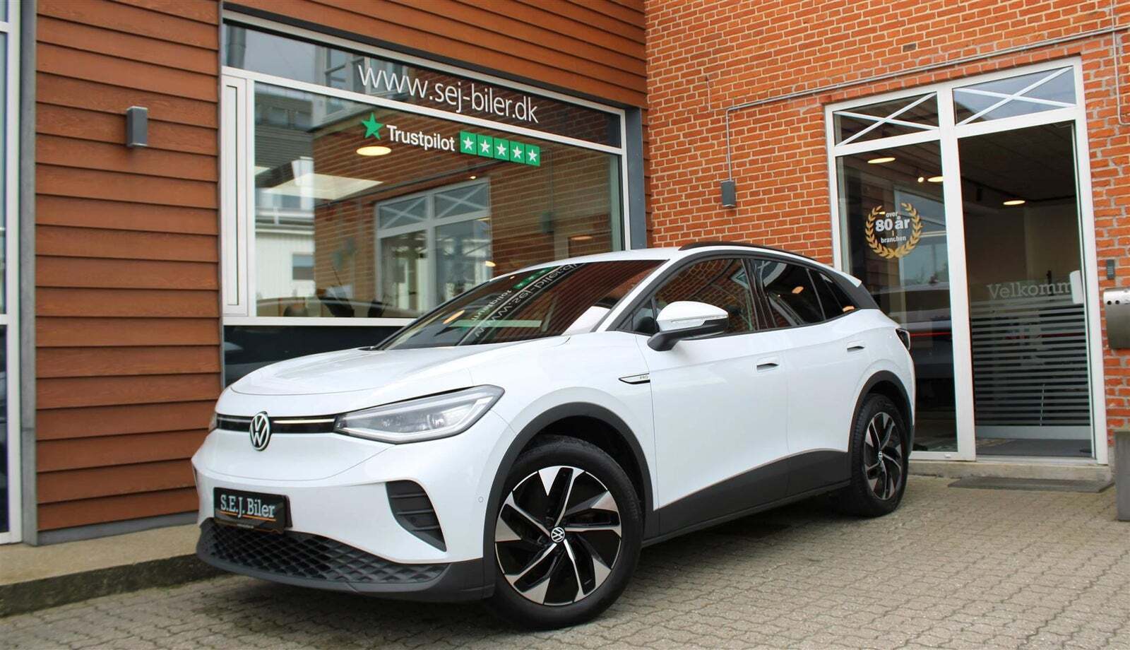 Hvid VW ID.4 fra 2022 set udefra