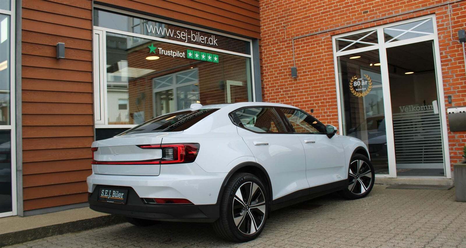 Hvid Polestar 2 fra 2024