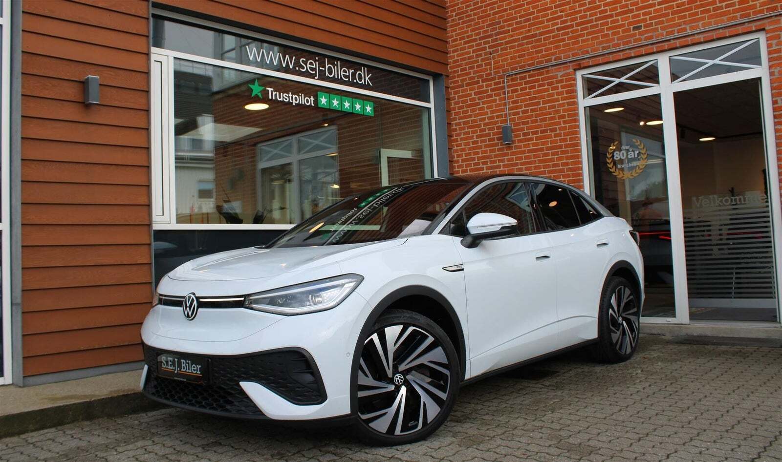 Hvid VW ID.5 fra 2022 set udefra