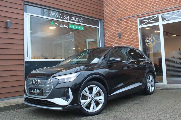 Sort Audi Q4 e-tron fra 2022 set udefra