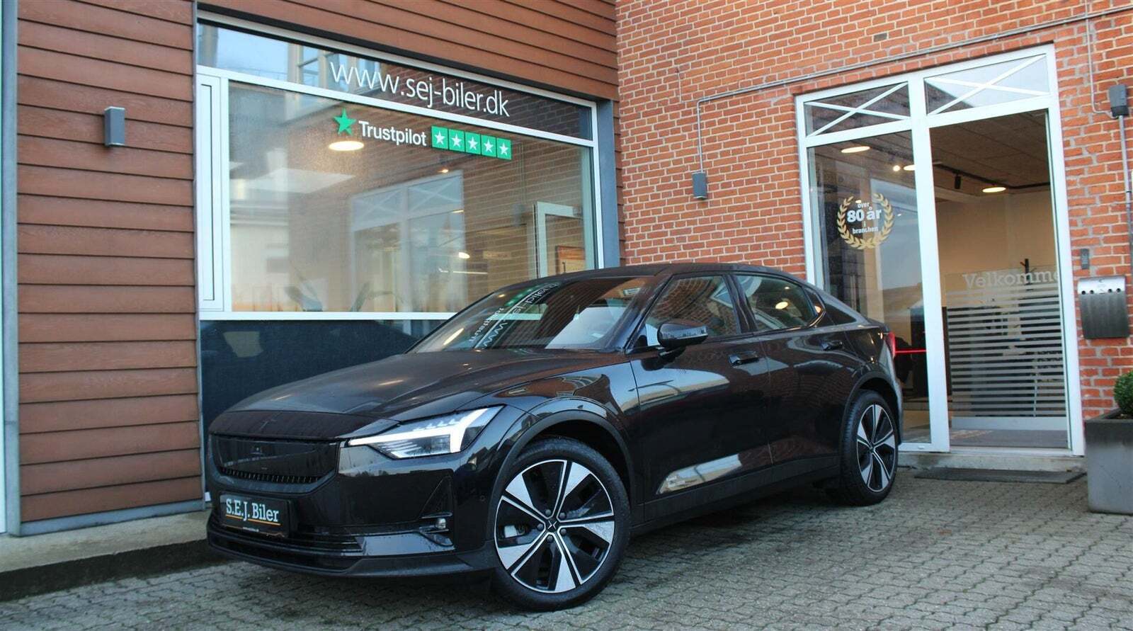 Sort Polestar 2 fra 2024