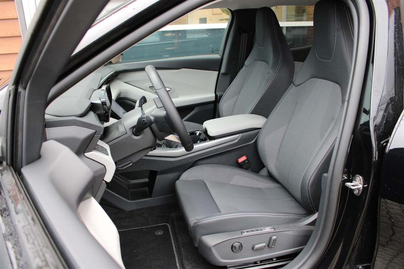 Ford Explorer 84 Select Extended Range