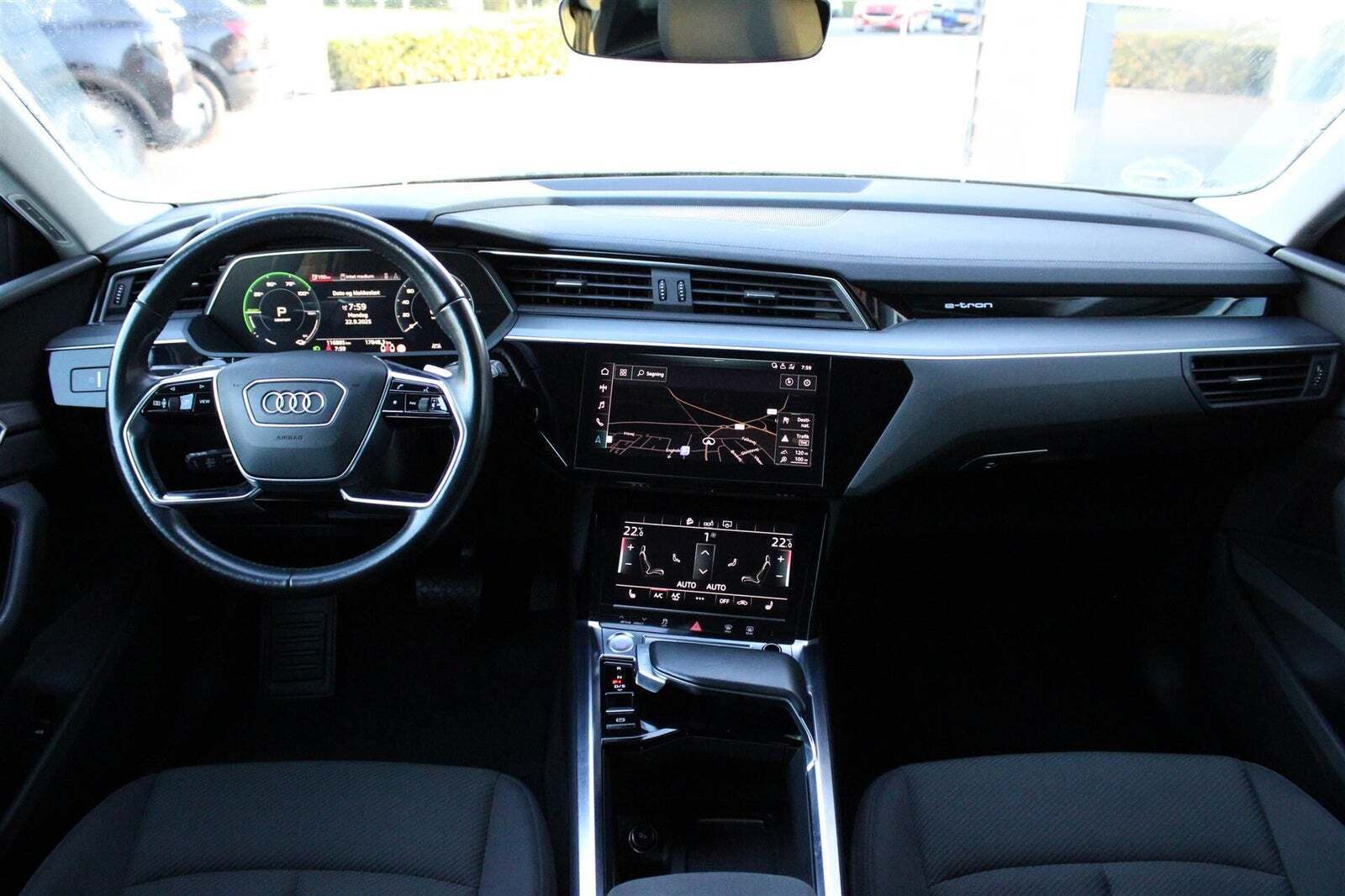 Sort Audi e-tron fra 2020
