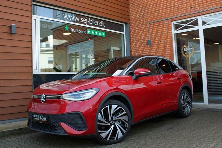 Rød VW ID.5 fra 2025 set udefra