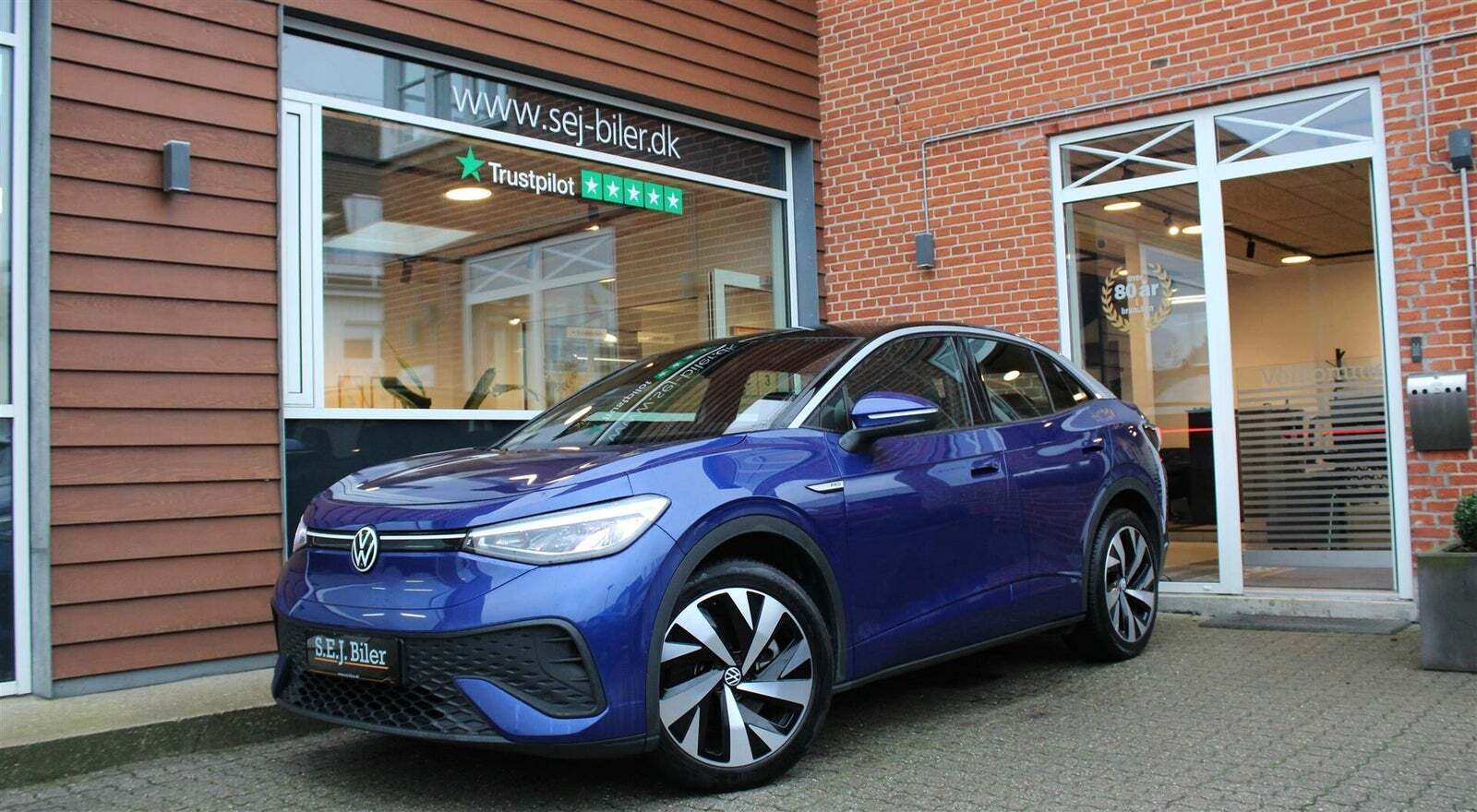Blå VW ID.5 fra 2023 set udefra