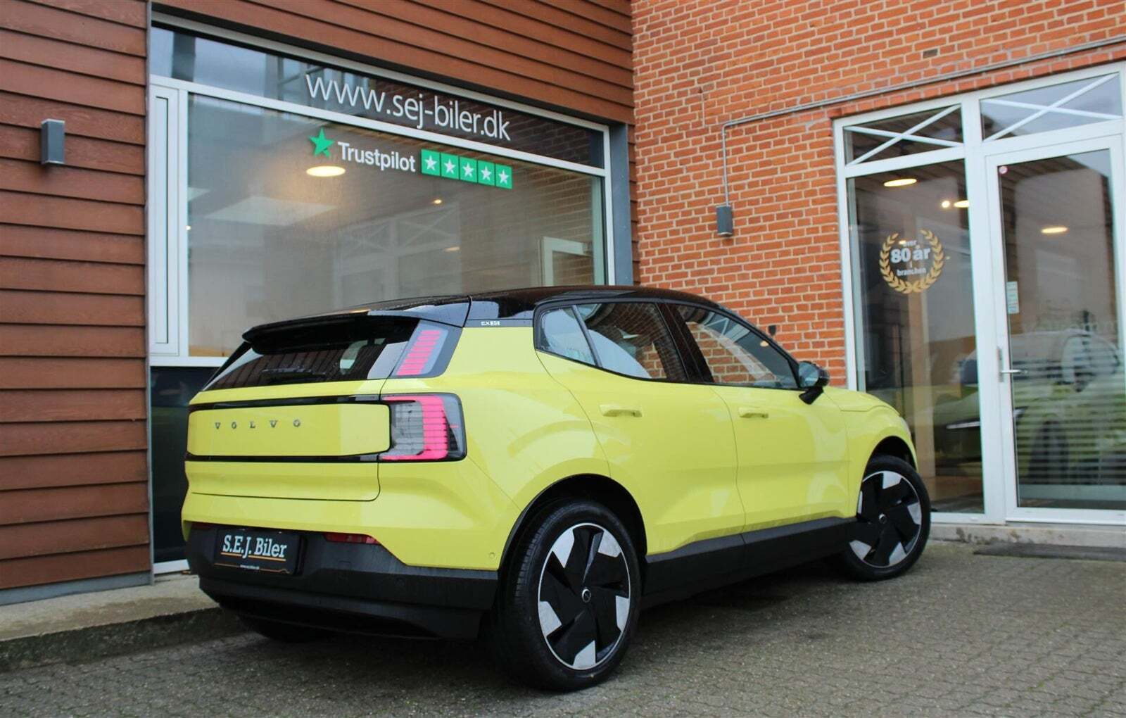 Gul Volvo EX30 fra 2024