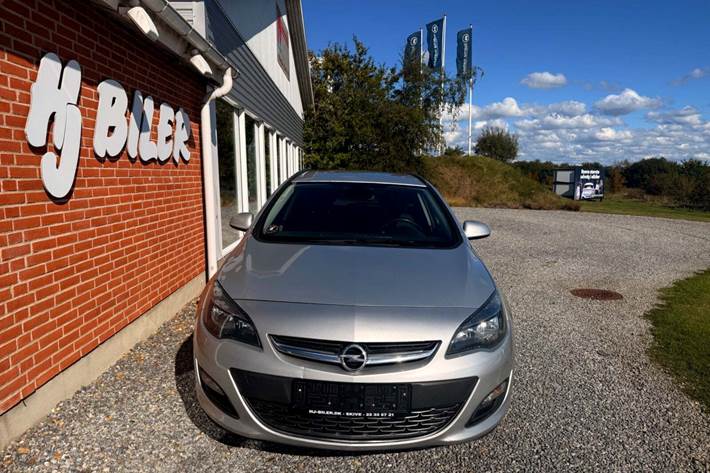 Sølv Opel Astra fra 2015
