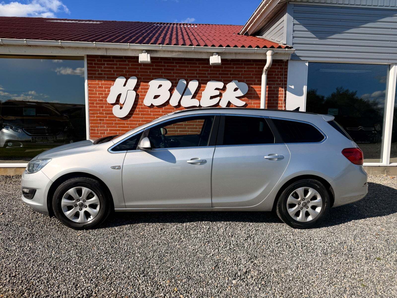 Sølv Opel Astra fra 2015