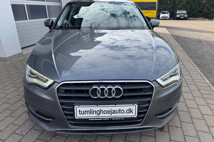 Grå Audi A3 fra 2015