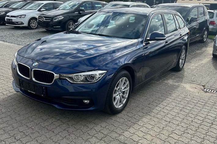 Blå BMW 320d fra 2019