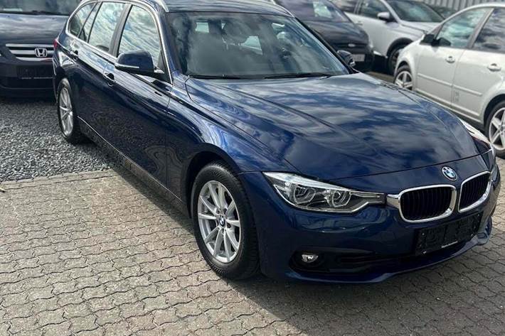 Blå BMW 320d fra 2019