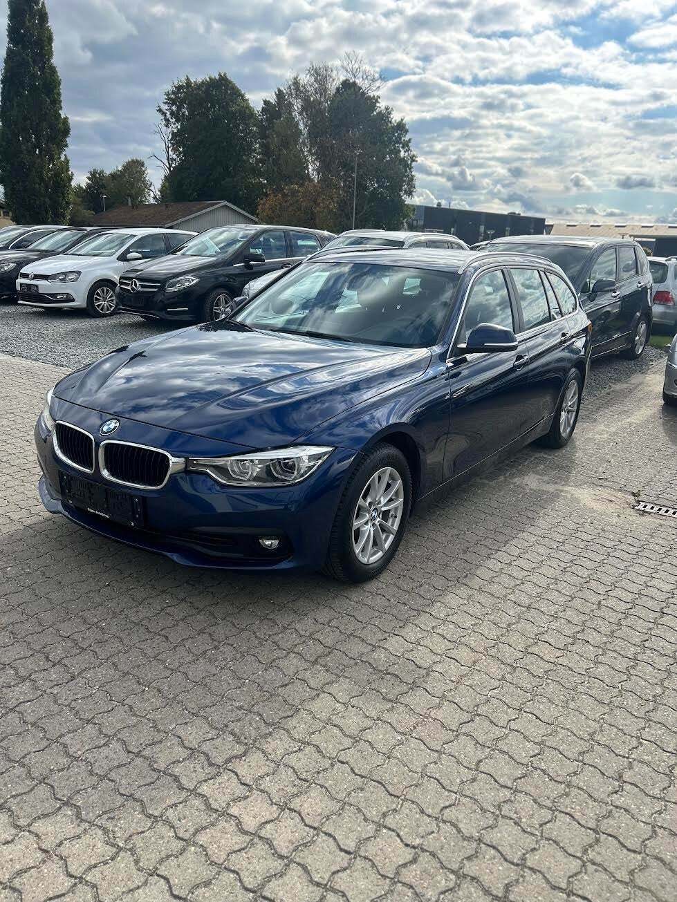 Blå BMW 320d fra 2019