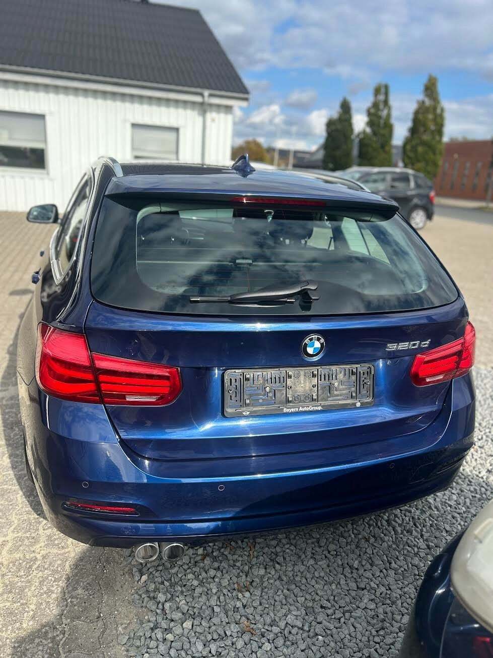 Blå BMW 320d fra 2019