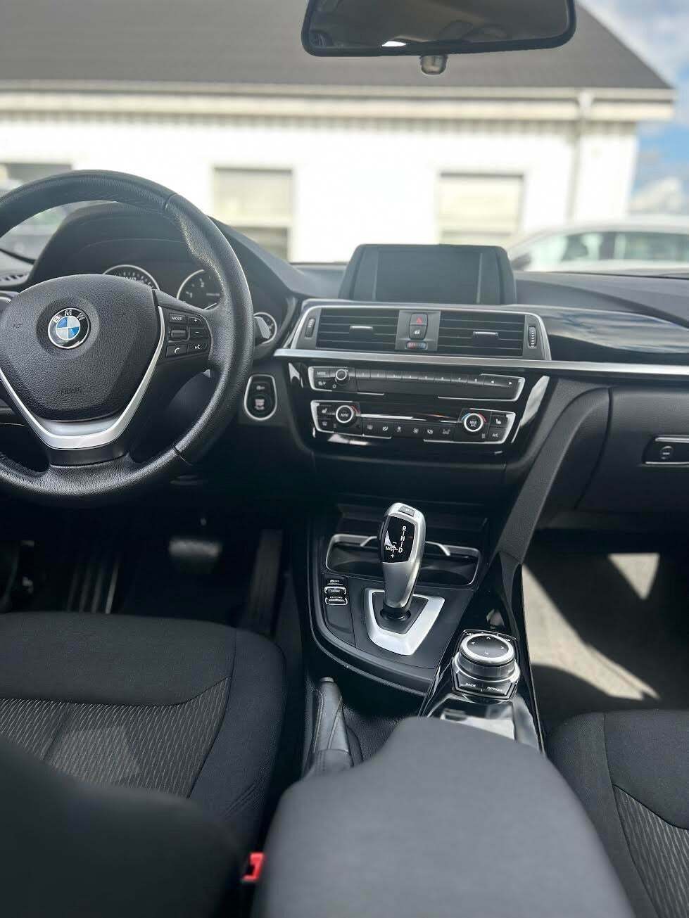 BMW 320d 2,0 Touring Connected aut.