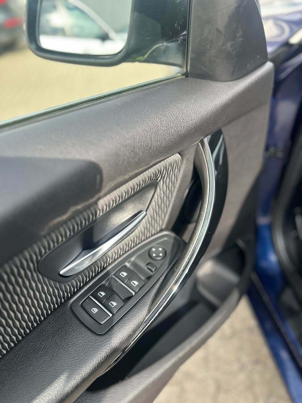 Blå BMW 320d fra 2019