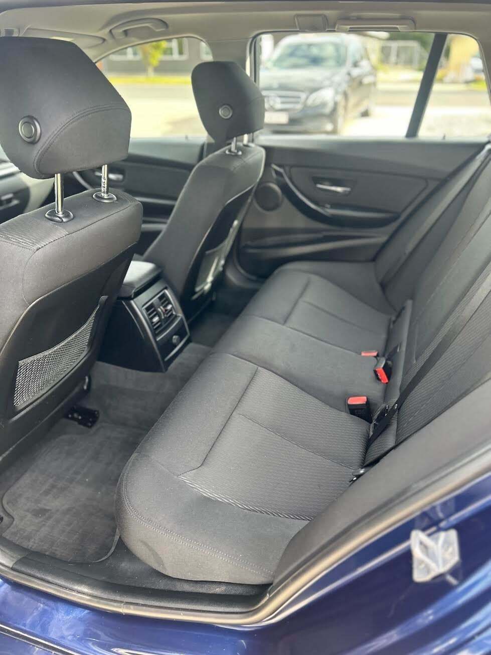 Blå BMW 320d fra 2019