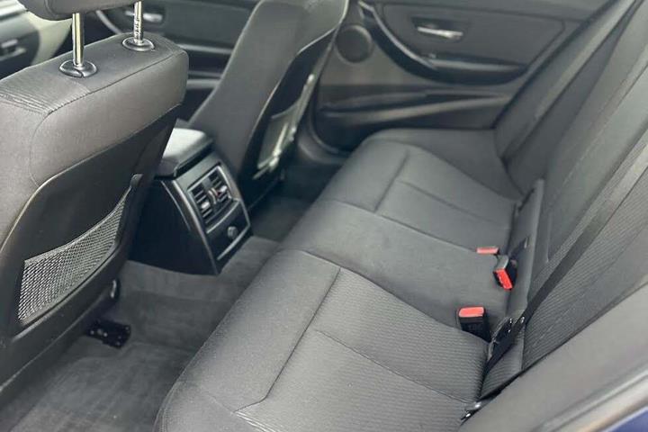 Blå BMW 320d fra 2019