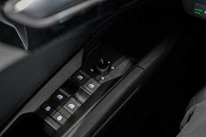 Grå Audi Q4 e-tron fra 2022