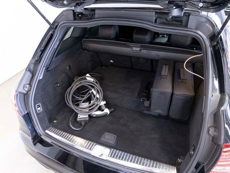 Mercedes C300 e 2,0 AMG Line stc. aut.