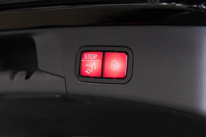 Sort Mercedes C300 e fra 2021