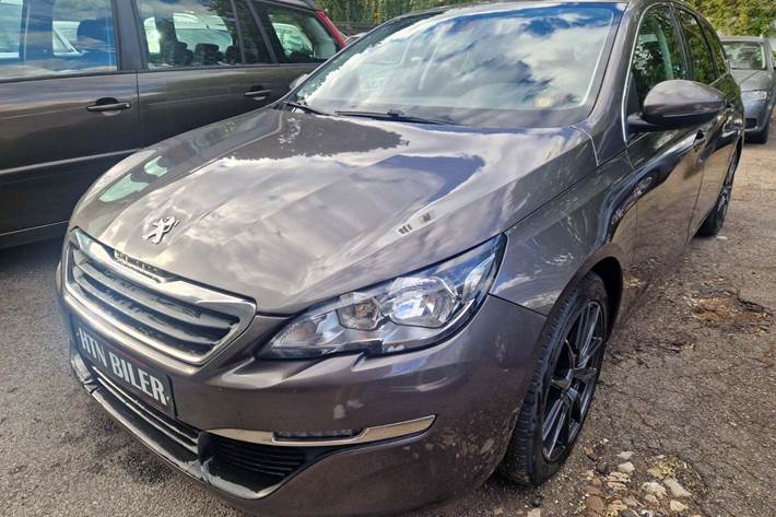 Brun Peugeot 308 fra 2015