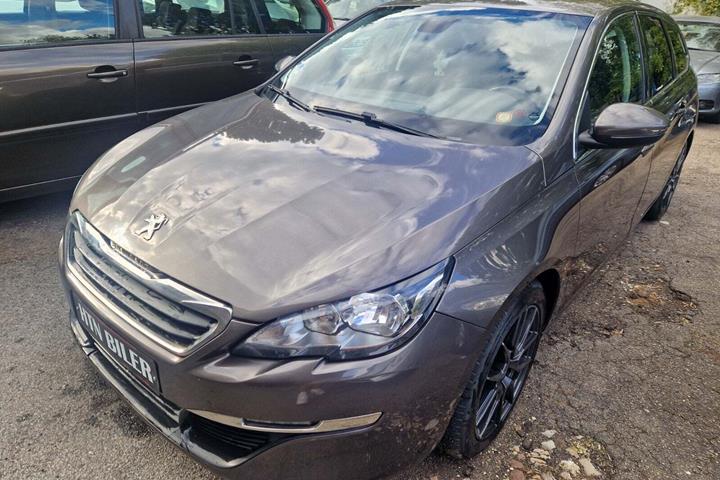 Brun Peugeot 308 fra 2015