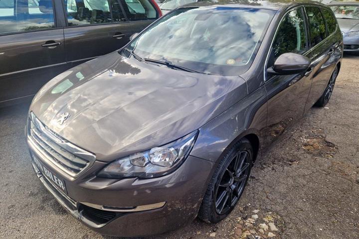 Brun Peugeot 308 fra 2015