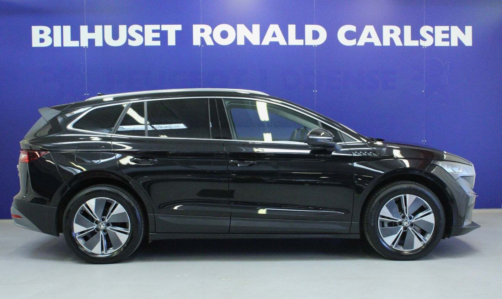 Sort Skoda Enyaq fra 2023