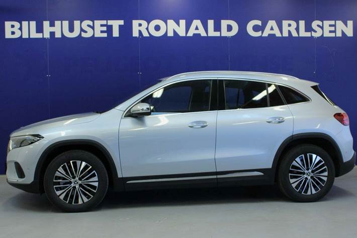 Sølv Mercedes EQA300 fra 2024