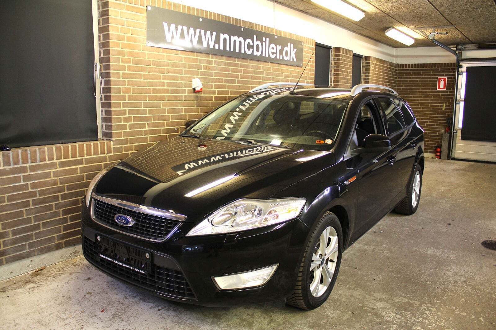 Sort Ford Mondeo fra 2010